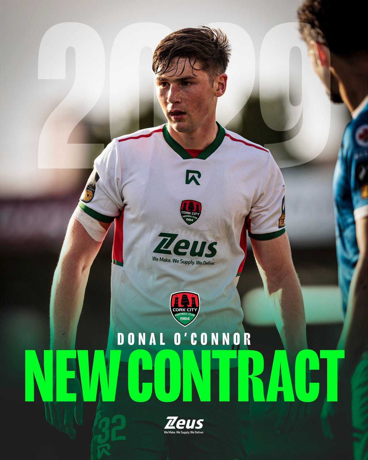 Donal O'Connor signs New Contract