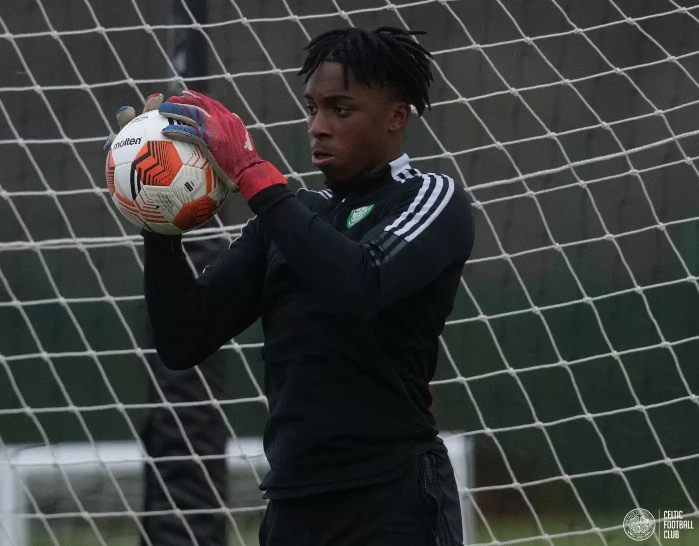 Tobi Oluwayemi signs on loan from Celtic!