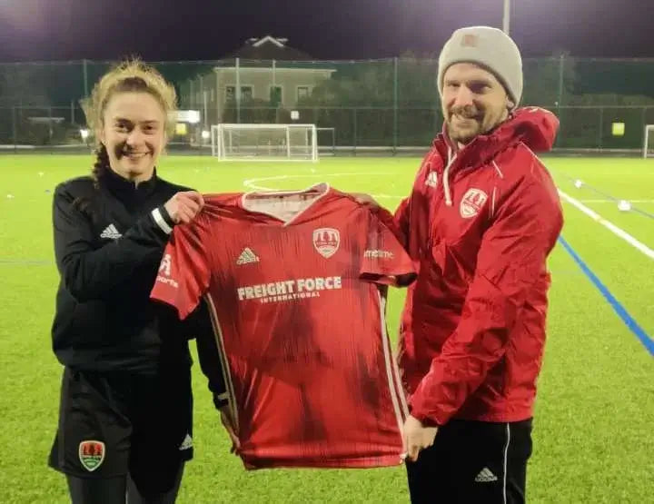 Sarah McKevitt signs for Cork City FC Women!