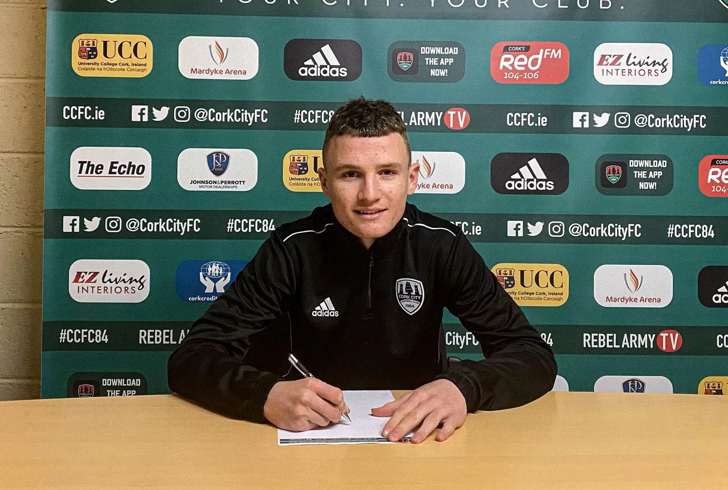 Mark O'Mahony Signs Professional Contract