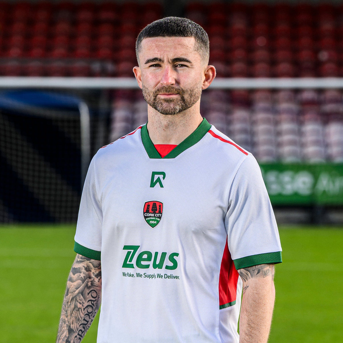Seani Maguire Signs New Contract!